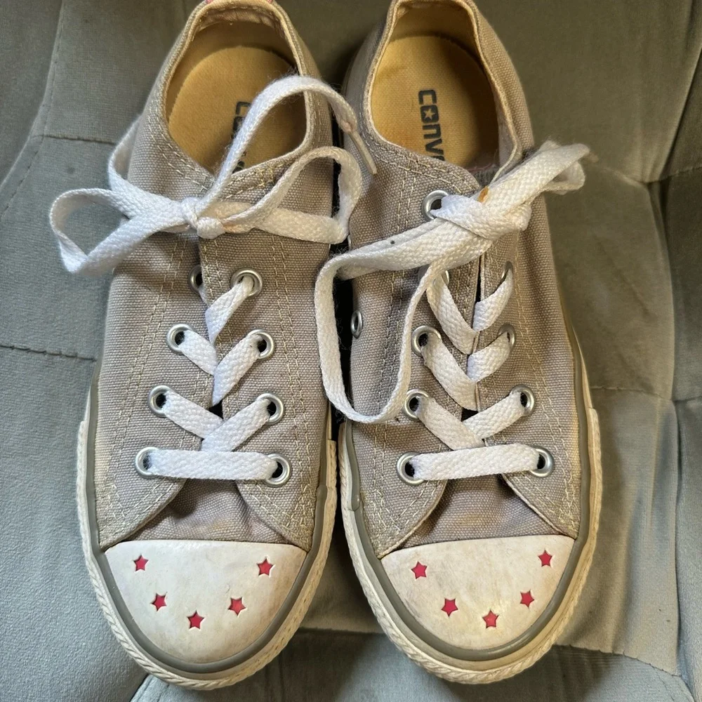 Converse Kids' Tan Sneakers with Pink Star Accents